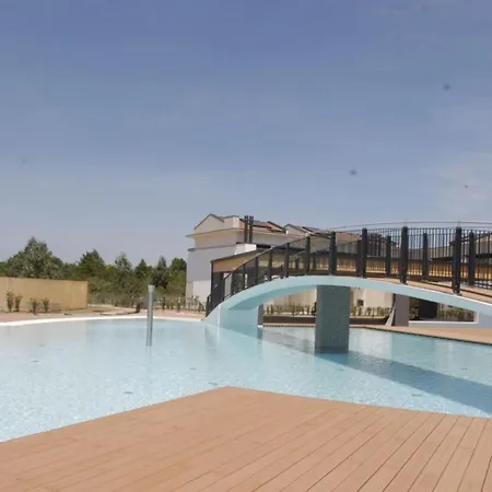 Апартаменти Well Equipped With Pool And Solarium *