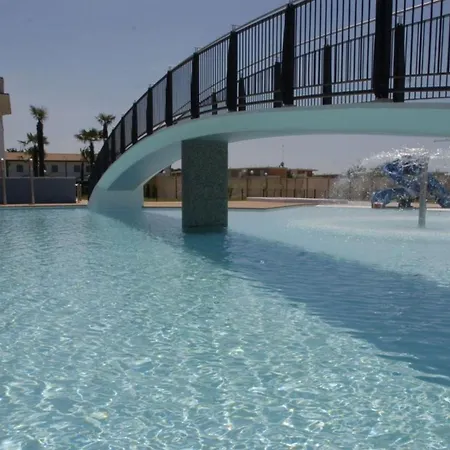 Pool View With Private Enclosed Garden Apartment