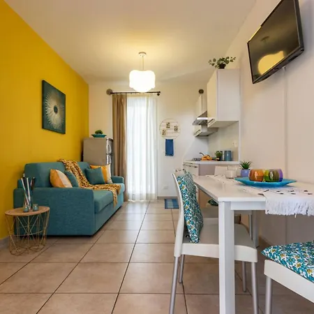 Well Equipped With Pool And Solarium * Μπιμπιόνε
