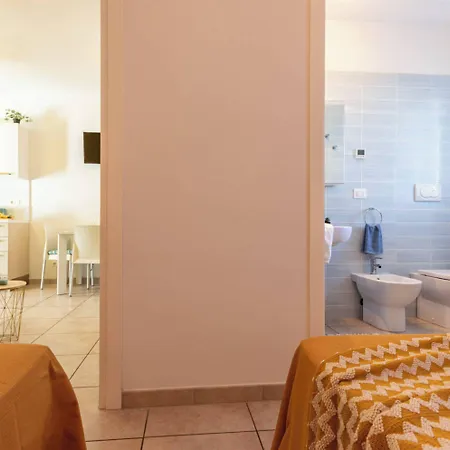Well Equipped With Pool And Solarium *