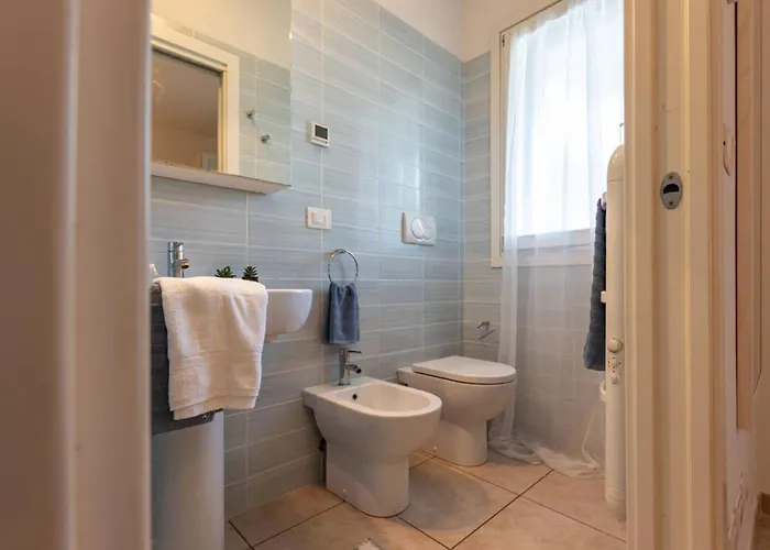 Pool View With Private Enclosed Garden *